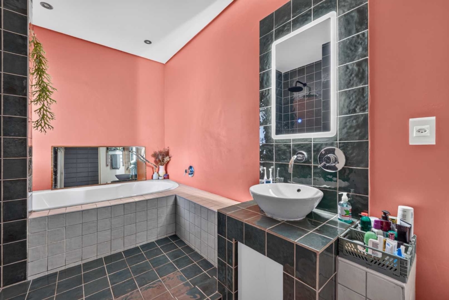 2 Bedroom Property for Sale in Cape Town City Centre Western Cape